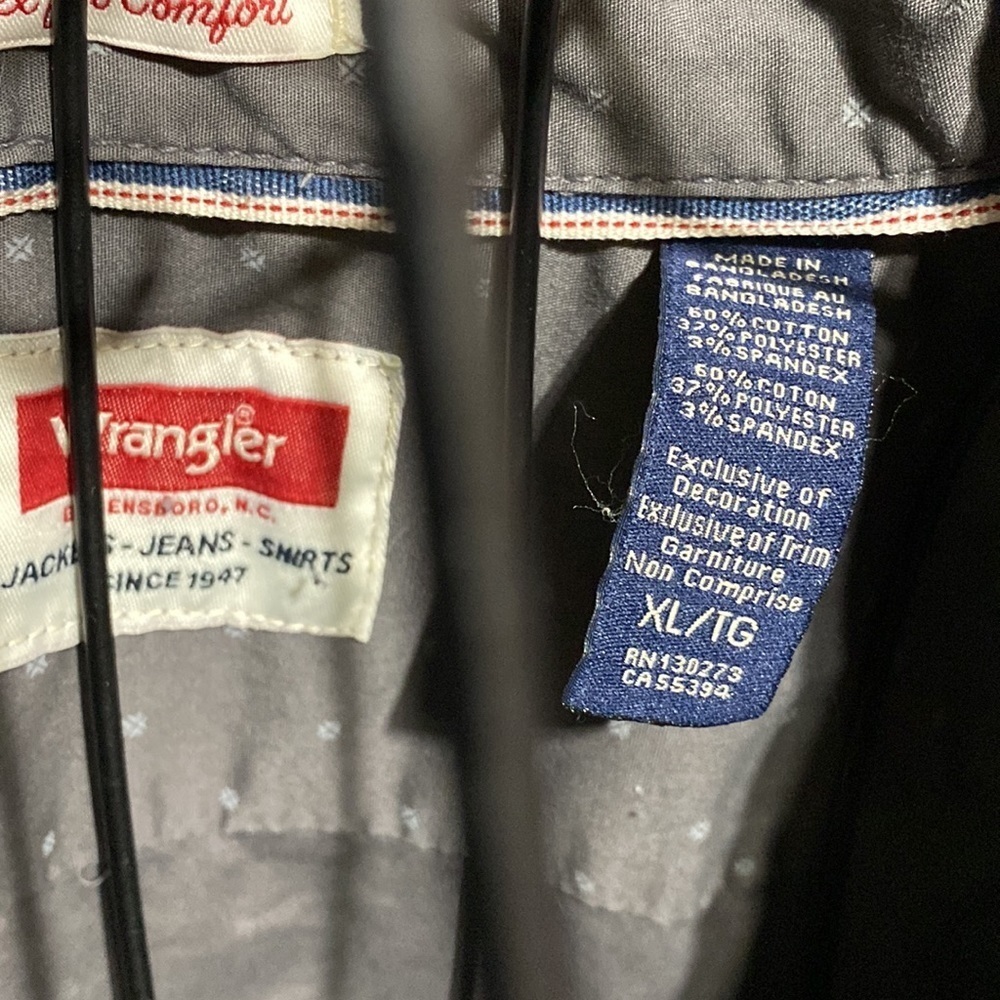 Wrangler button up shirt​​​​ - Picture 2 of 7